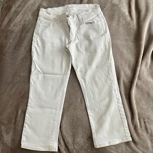 White capris jeans